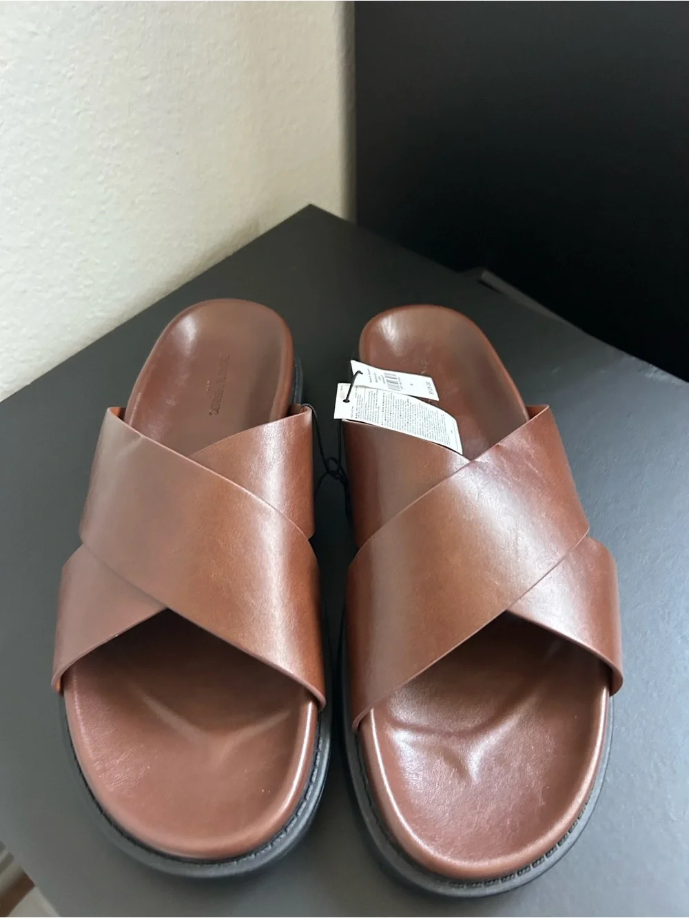 Banana Republic Men’s Vegan Leather Crossover Sandals in Cognac Size 9